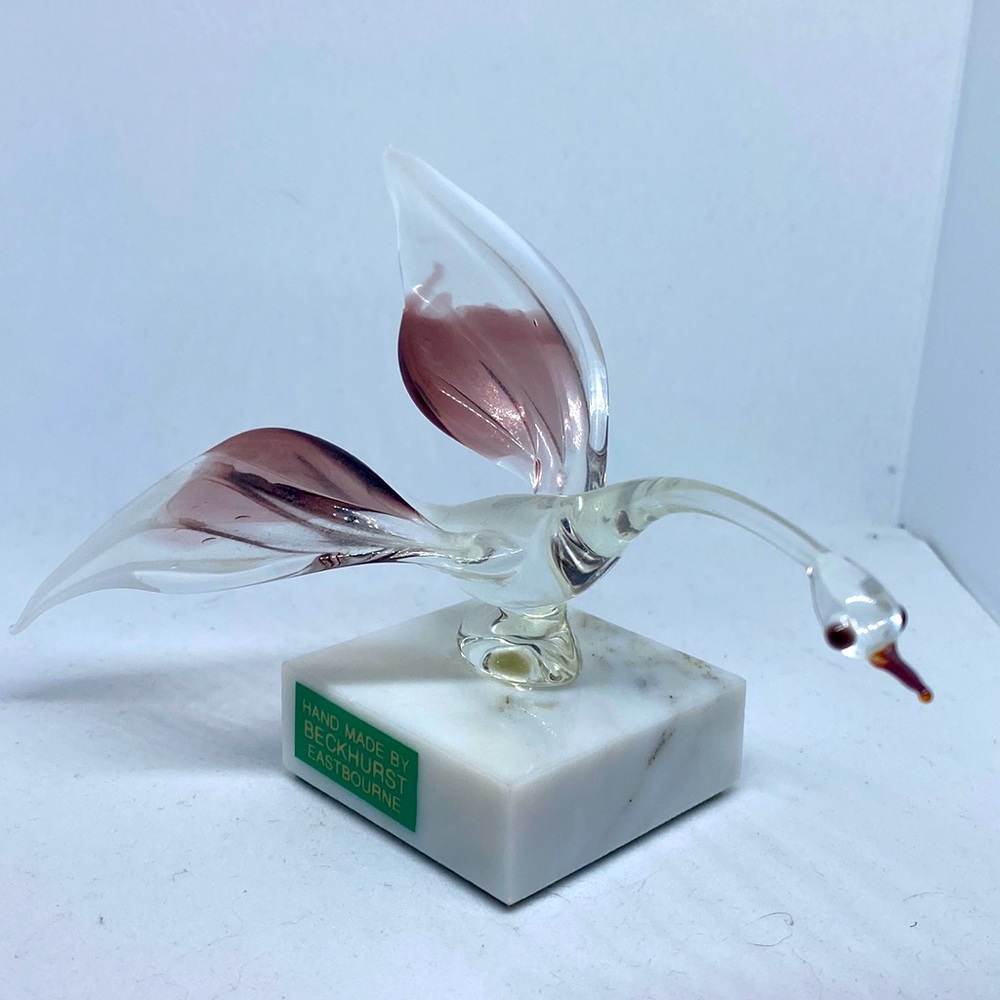 Gorgeous Beckhurst Eastbourne glass blown bird figurine